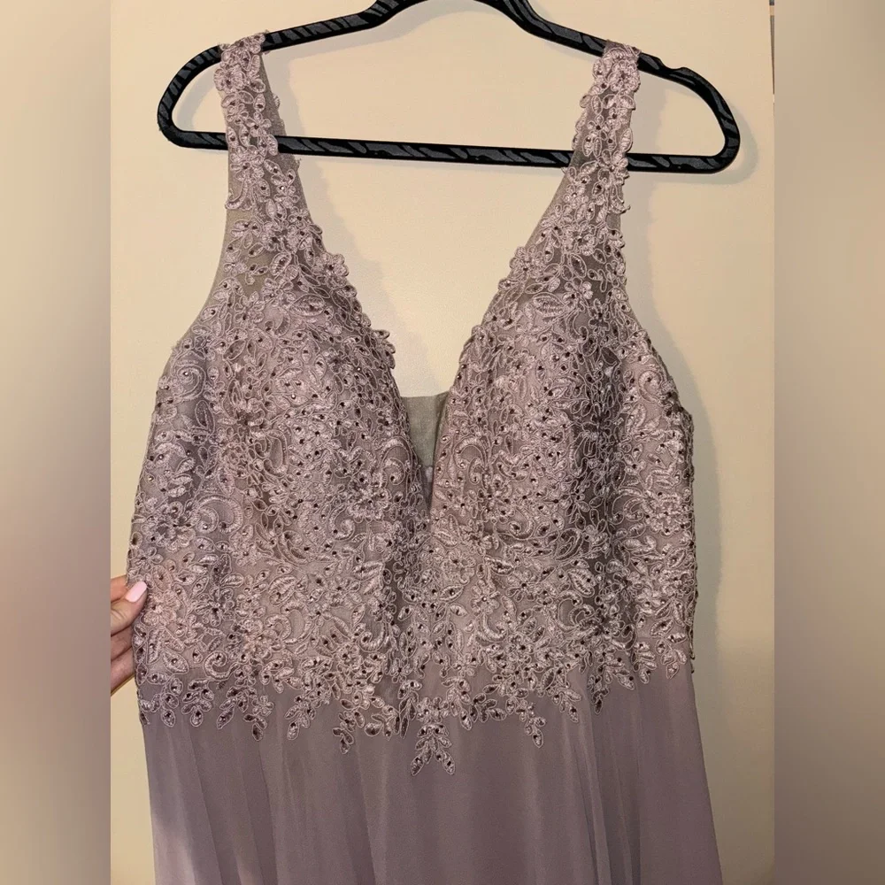 Worn once Mauve Prom dress - Picture 2 of 7